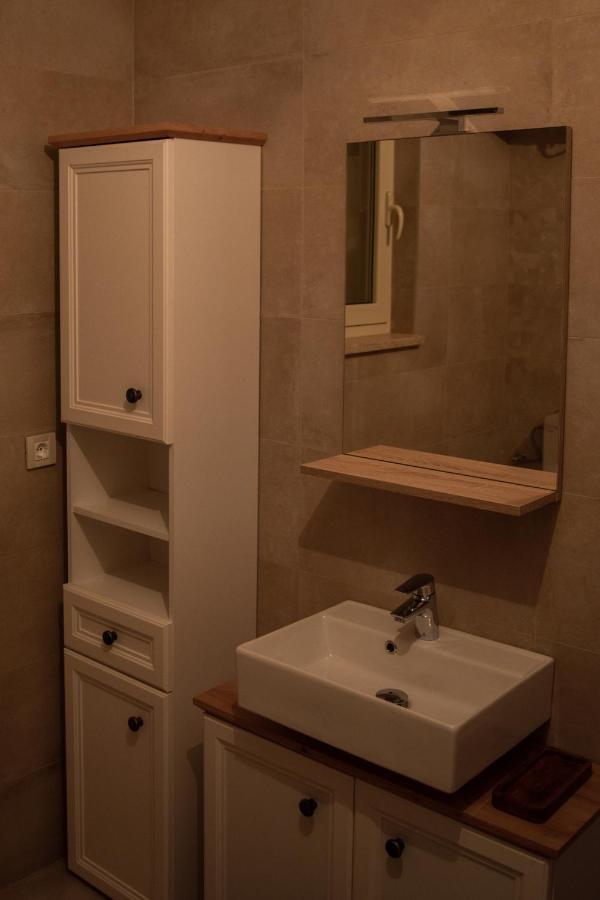 Apartment Laetitia Kaštelir المظهر الخارجي الصورة
