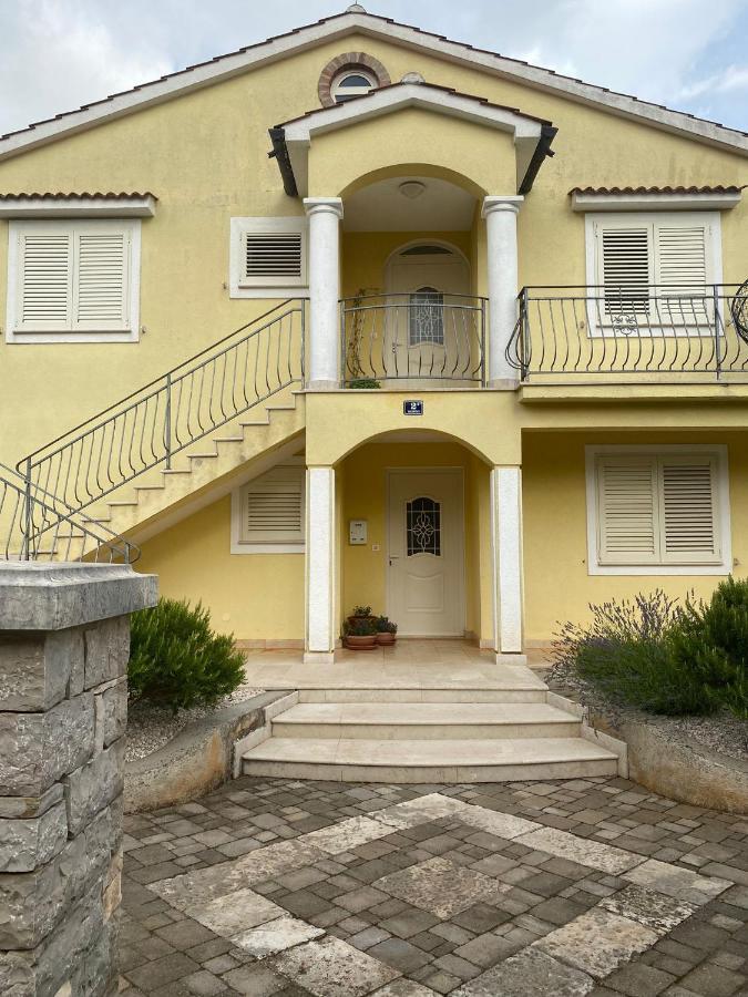 Apartment Laetitia Kaštelir المظهر الخارجي الصورة