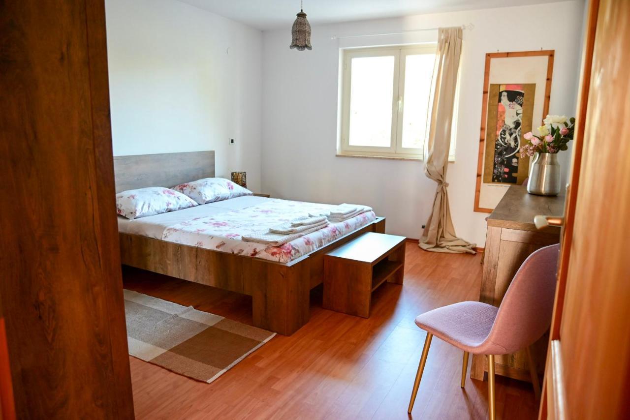 Apartment Laetitia Kaštelir المظهر الخارجي الصورة