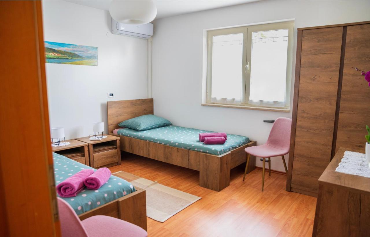 Apartment Laetitia Kaštelir المظهر الخارجي الصورة
