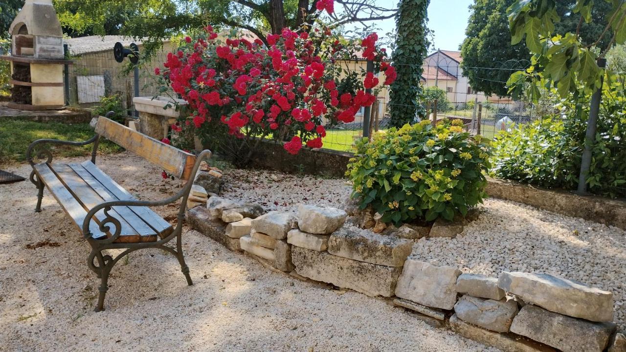 Apartment Laetitia Kaštelir المظهر الخارجي الصورة